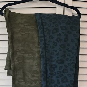 Beyond Yoga Size S Legging Pair